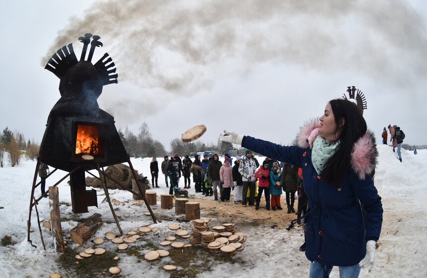 В честь проводов зимы здесь также устроили мастер-классы и необычные перфомансы.