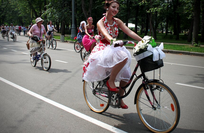 Велопарад "Леди на велосипеде" 37 фото