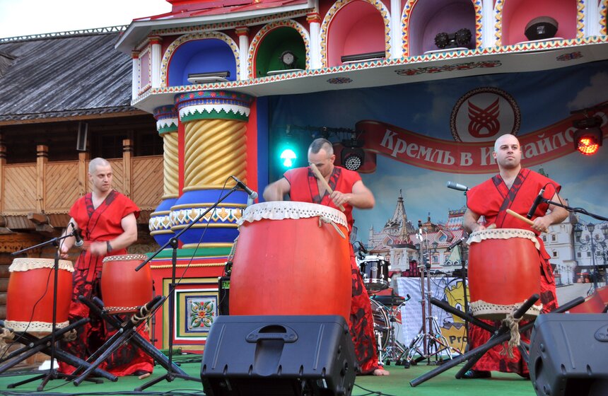 В Измайловском Кремле установили памятник Росомахе 6 фото