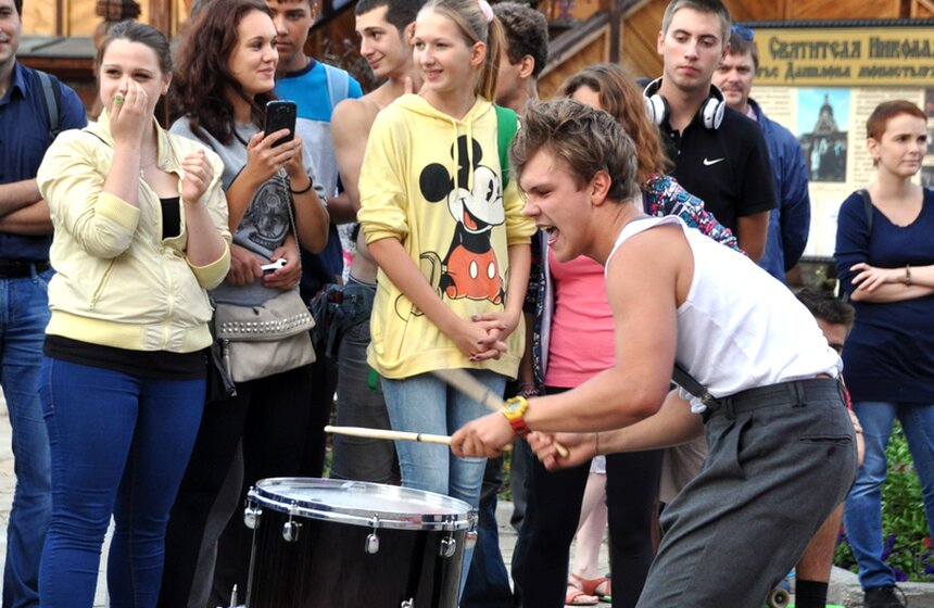 В Измайловском Кремле установили памятник Росомахе 4 фото