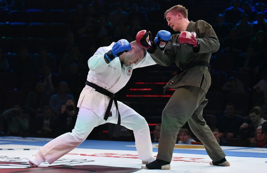 4 бой (ничья)<br />Россия - Максим Ефременко<br />Россия - Андрей Сироткин