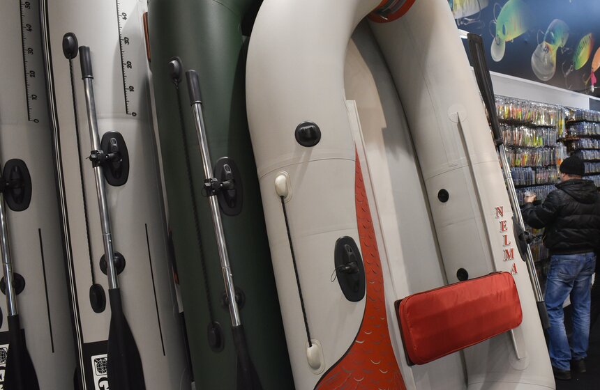 Товары выставки "Охота и рыболовство на Руси".