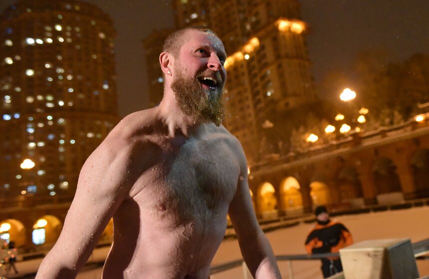 Нужно помнить, что крещенские купания в проруби – процедура для подготовленных людей