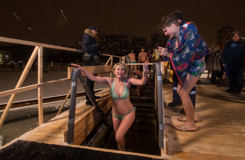 В условиях российского климата традиция крещенских купаний требует особого настроя