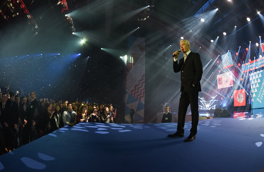 Он отметил, что город открывает студентам свои возможности для отдыха, учебы и работы.