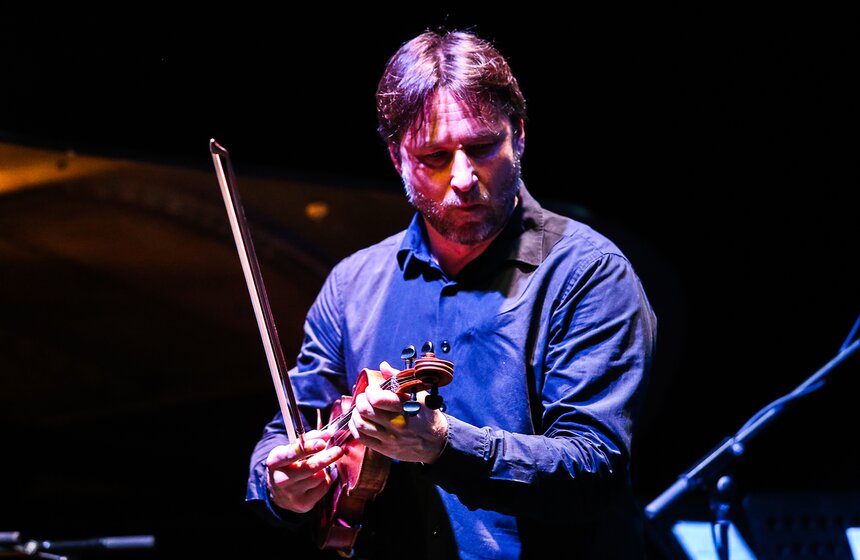 В течение концерта зрители могли проследить творческий путь Алексея Айги