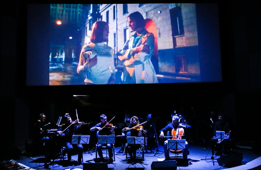 Концерт посвятили 20-летию выхода фильма "Страна глухих" режиссера Валерия Тодоровского