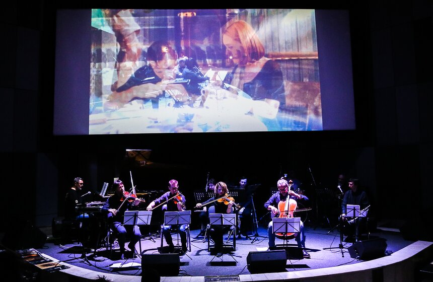 Ансамбль "4'33"– это невероятный гибрид камерного оркестра и рок-группы