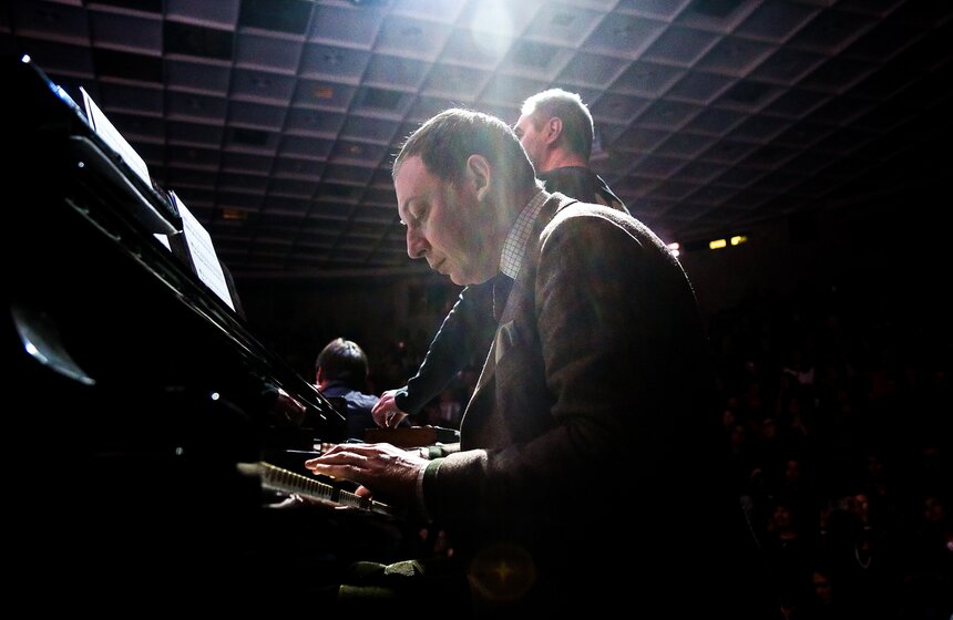 В концерте принял участие джазовый пианист Яков Окунь