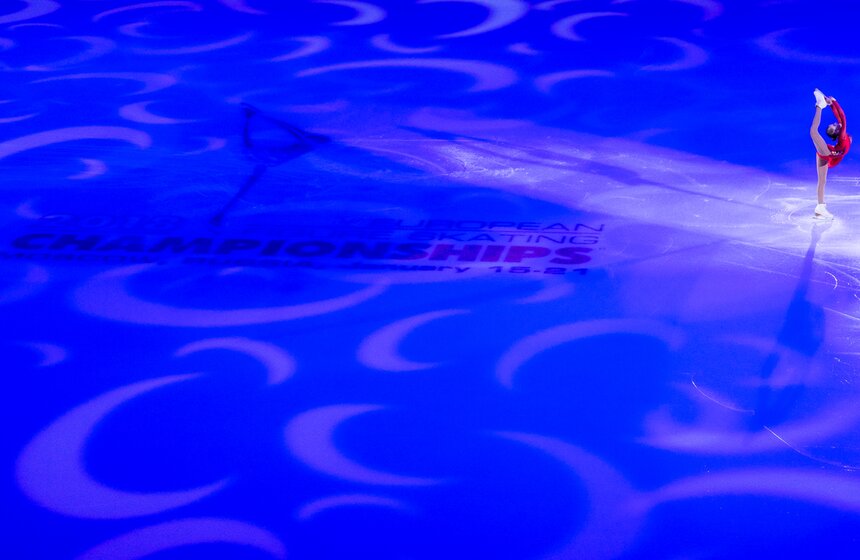 Алена Косторная, показательные выступления