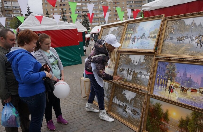 Ярмарка белорусских товаров в ВАО заканчивает работу 8 фото