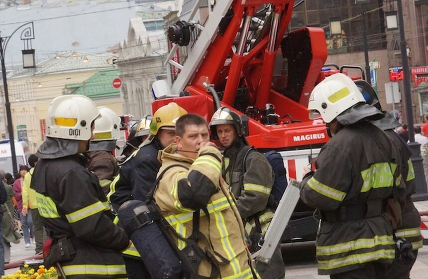 Пожарные ликвидировали пожар в здании МХТ имени Чехова 8 фото
