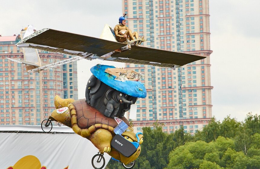 В Строгино прошел фестиваль самодельных летательных аппаратов 7 фото