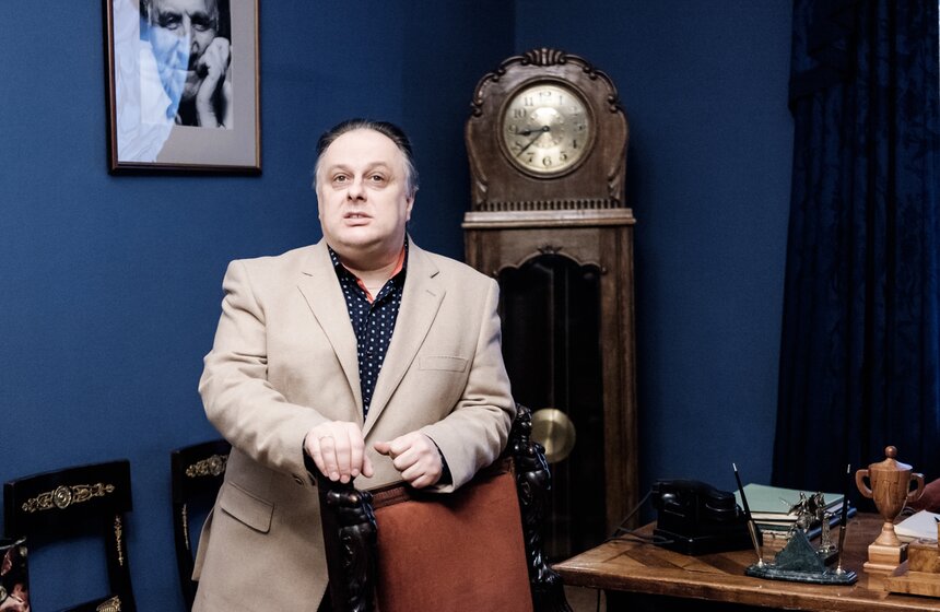 В рамках экскурсии Кирилл Крок показал мемориальный кабинет Рубена Симонова и Михаила Ульянова