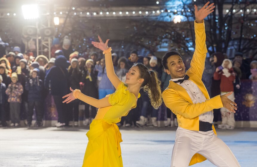 Зрители любовались зажигательным выступлением фигуристов