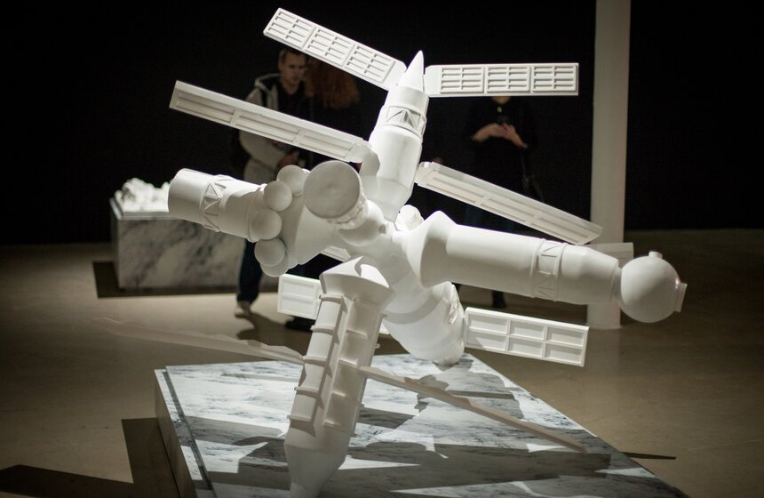 Экспозиция рассказывает об эволюции художественно-технических объектов