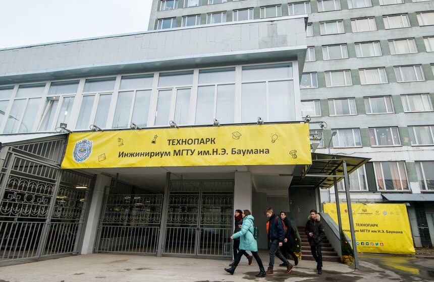 С особо отличившимися учениками компании-кураторы будут заключать отложенные трудовые договоры, чтобы воспитанники технопарка сразу могли при ступить к работе после окончания Университета.
