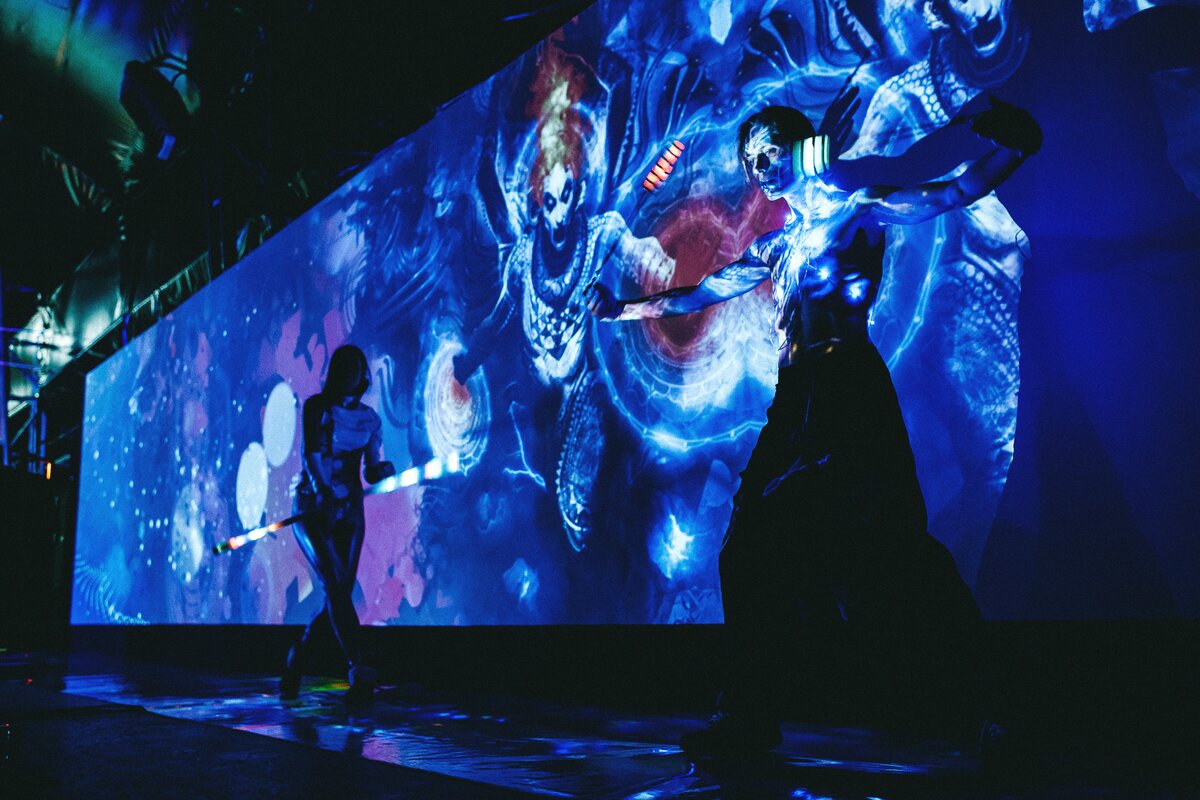 Выставка самскара в москве 2022. Иммерсивные шоу в москве. Иммерсивный театр энвайронмент. Иммерсивные шоу в москве. Первый в мире кинотеатр москве открылся иммерсивный.