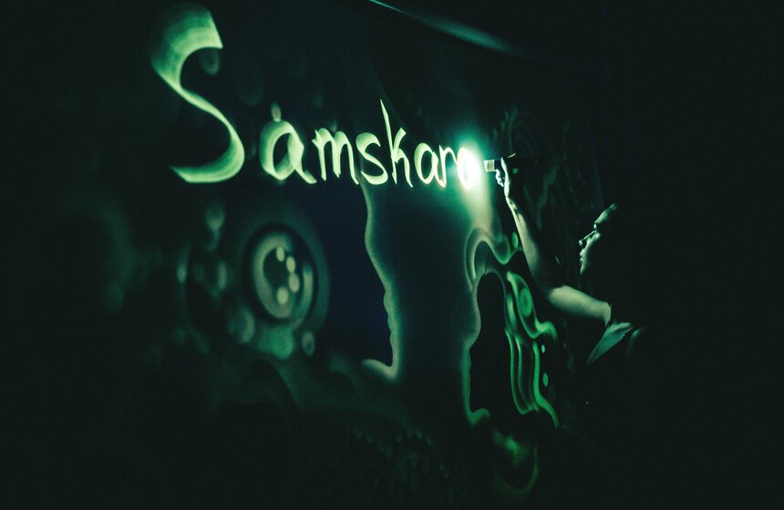 "Самскара" – последняя сенсационная работа американского художника Андроида Джонса