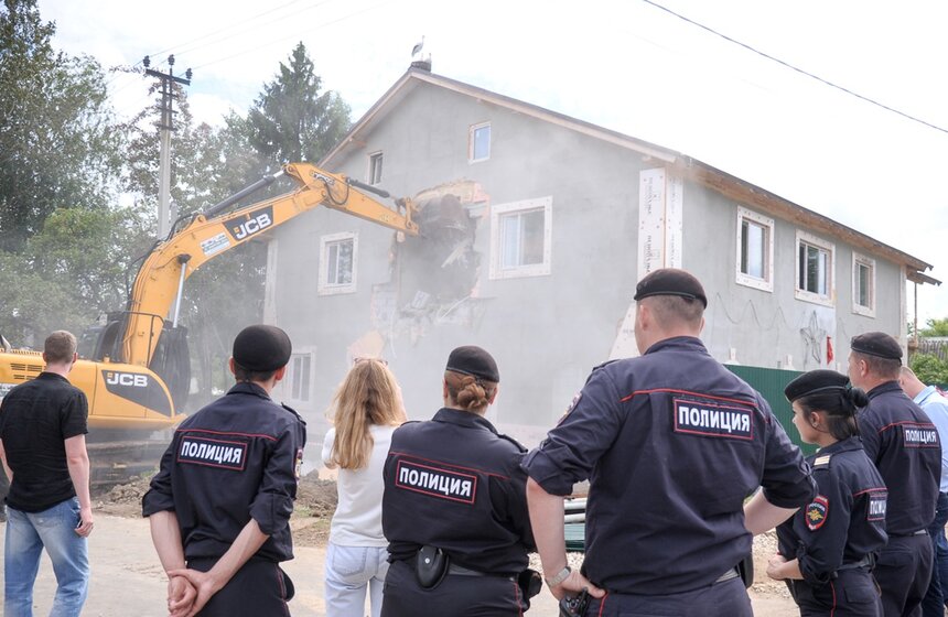 Общежитие для мигрантов, оказавшееся самостроем, снесли на западе столицы.<br /><br />https://www.m24.ru/galleries/sorevnovaniya/08012017/6668