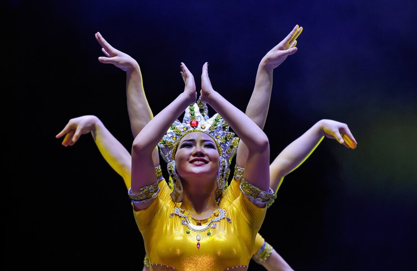 Праздник Белого Месяца с размахом отметили в Большом Московском цирке на проспекте Вернадского. Три тысячи гостей посмотрели номера от легендарного бурятского цирка и выступления звезд российской эстрады.<br /><br />https://www.m24.ru/galleries/sorevnovaniya/08012017/6121?utm_source=CopyBuf