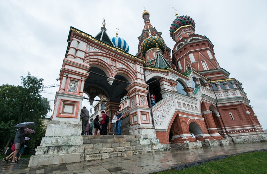 Исполнилось 456 лет выдающему памятнику древнерусского зодчества – Покровскому собору на Красной площади – Храму Василия Блаженного.<br /><br />https://www.m24.ru/galleries/sorevnovaniya/08012017/6608