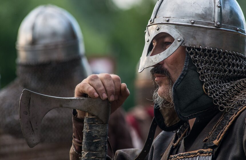 Фестиваль "Битва тысячи мечей" открылся в "Коломенском". На фестиваль съехались более двух тысяч реконструкторов со всей России.<br /><br />https://www.m24.ru/galleries/sorevnovaniya/08012017/6619