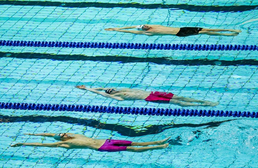 Чемпионат России по плаванию прошел в Москве в бассейне спорткомплекса "Олимпийский". В соревнованиях приняли участие более 650 сильнейших российских пловцов.<br /><br />https://www.m24.ru/galleries/sorevnovaniya/08012017/6274?utm_source=CopyBuf