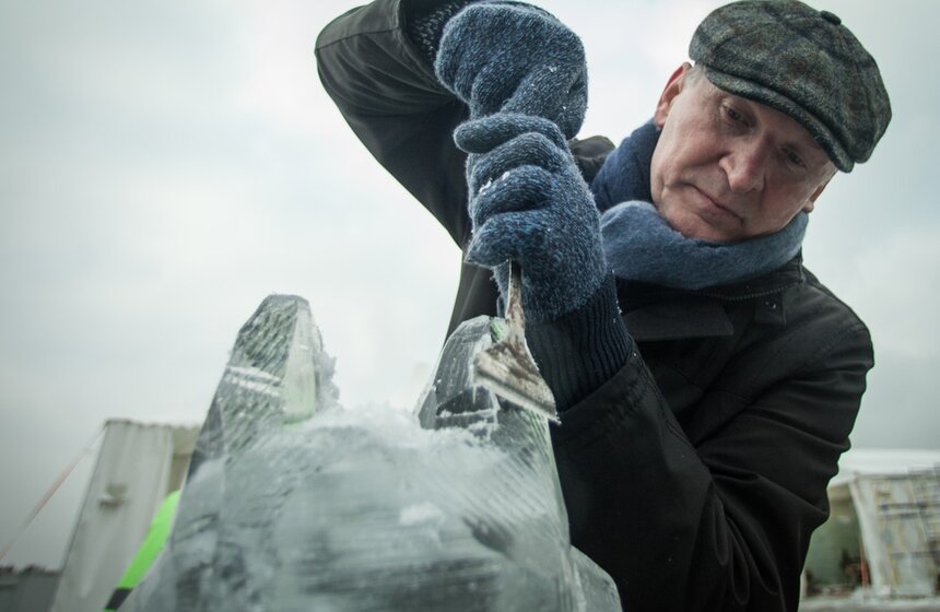 Звезды российского театра и кино вырезали ледовые скульптуры для фестиваля "Ледовая Москва. В кругу семьи".<br /><br />https://www.m24.ru/galleries/festivali/14082017/6989