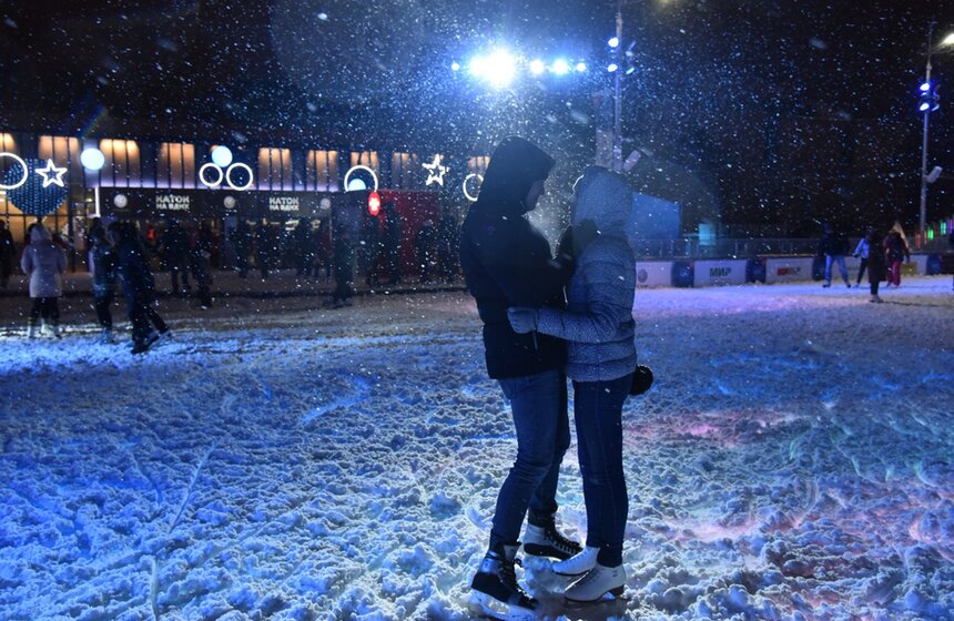 Главный каток страны открылся на ВДНХ.<br /><br />https://www.m24.ru/galleries/festivali/14082017/6949