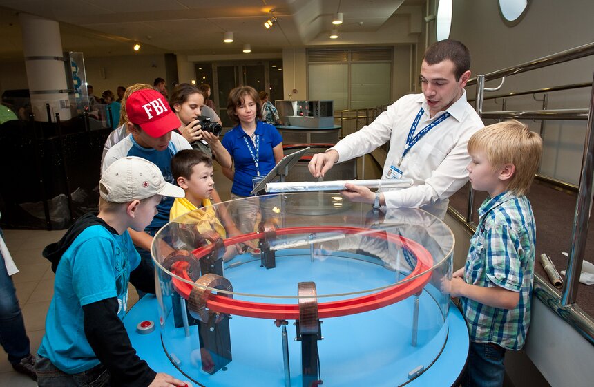 Московский планетарий представил новые экспонаты 11 фото