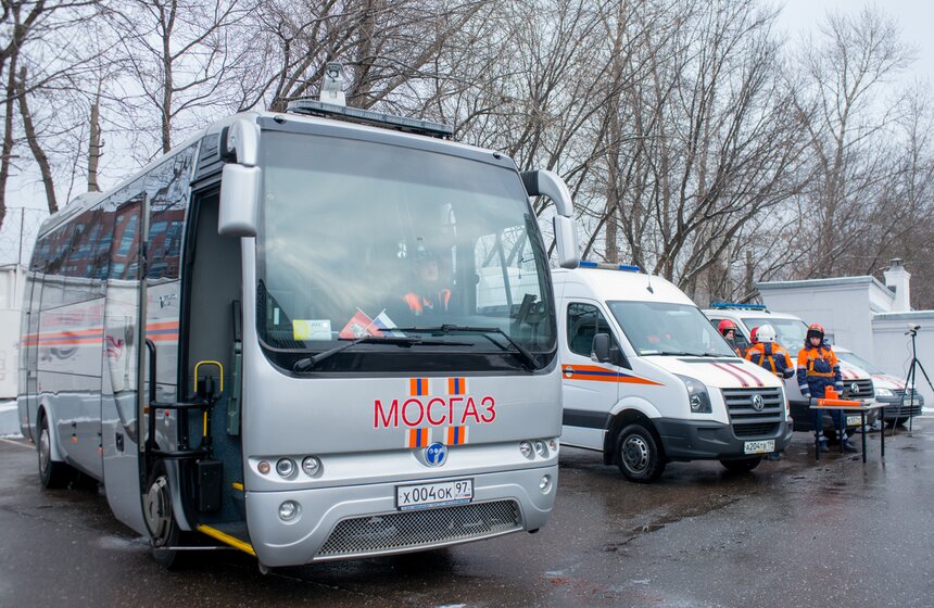 В управлении аварийно-восстановительных работ "Мосгаз" входит 25 бригад, которые располагаются в 9 филиалах по всему городу. В автопарке "Мосгаза" имеется штабные мобильные пункты, автомобили аварийно-спасательной бригады, телеметрические станции и лаборатории службы газового анализа.