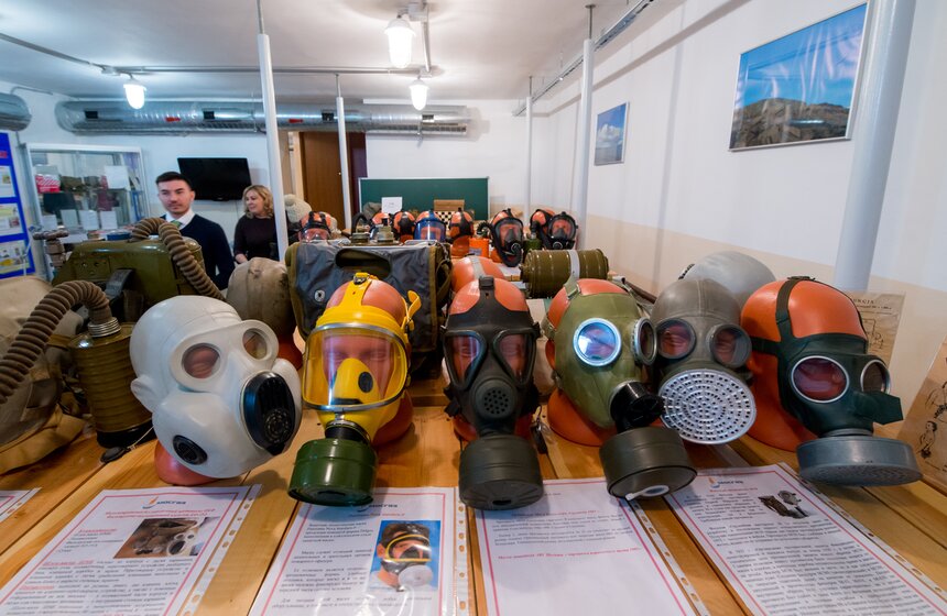 Там же имеется коллекция противогазов начиная с 1939 года, которую собрал сотрудник "Мосгаза". Основной противогаз, который имеется в этом защитном сооружении – это гражданский противогаз "ГП-7".