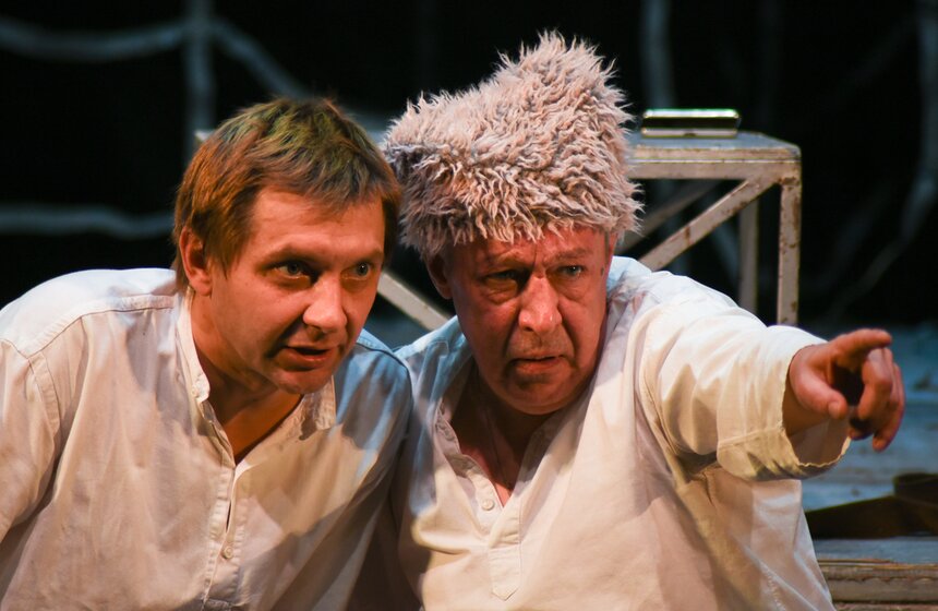 Михаилу Ефремову и его партнерам удается гармонично сочетать все эпохи, сохранив при этом целостность сюжета