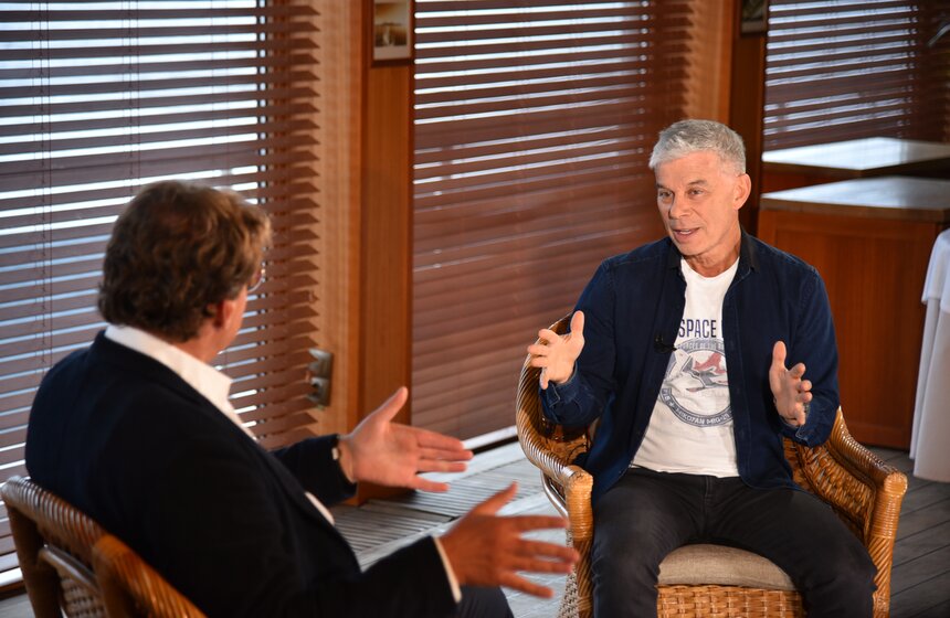 Героем выпуска стал народный артист России Олег Газманов