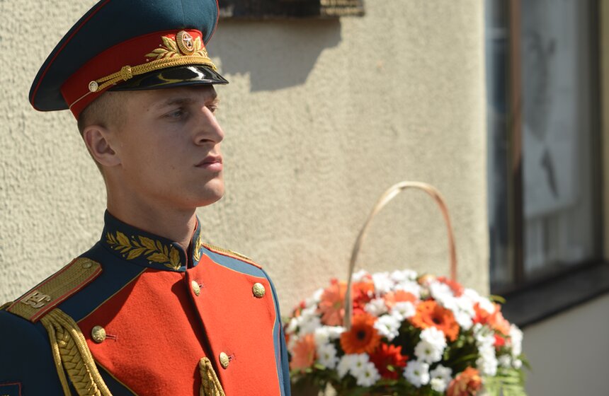 Открытие мемориальной доски изобретателю противотанкового ежа 5 фото