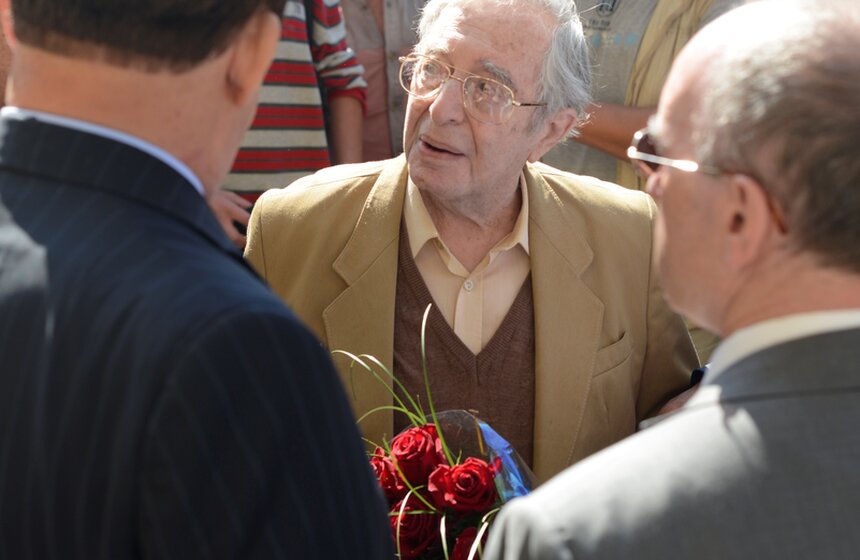 Открытие мемориальной доски изобретателю противотанкового ежа 7 фото