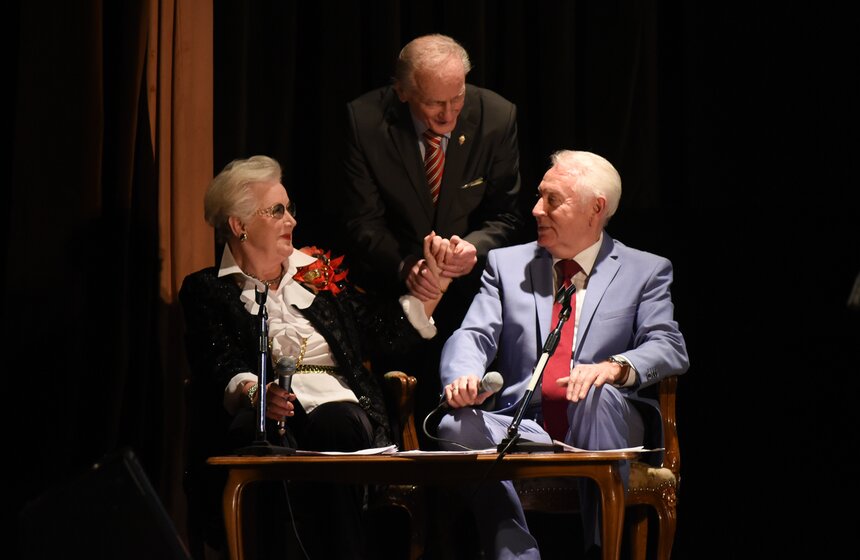 Анна Шатилова – народная артистка России и Евгений Кочергин – заслуженный артист России были ведущими на торжественной церемонии