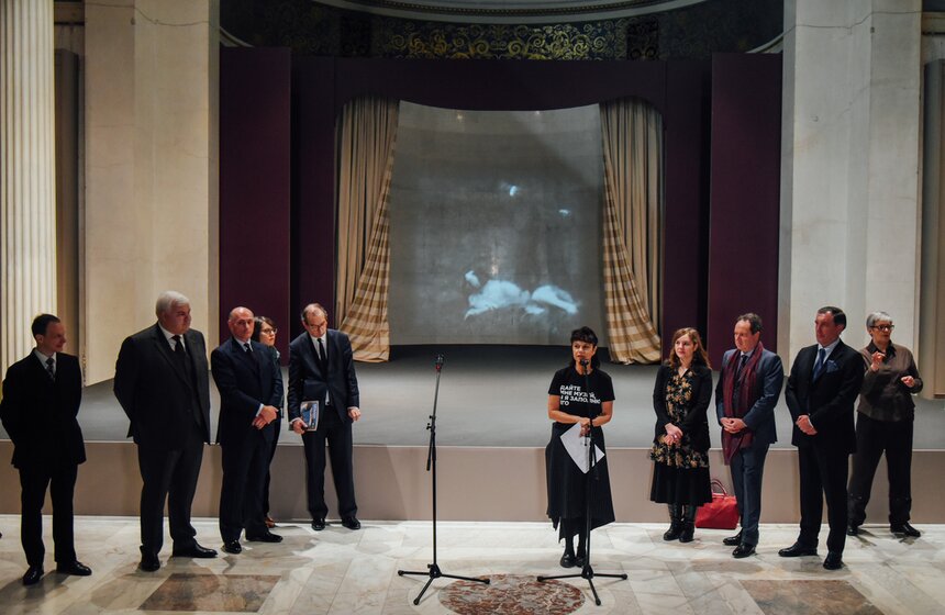 Директор Государственного музея изобразительных искусств имени Пушкина музея Марина Лошак отметила, что выставка "Пикассо & Хохлова" является уникальным проектом, потому что в нем есть чудесное начало, драматичная середина и в какой-то степени печальный конец