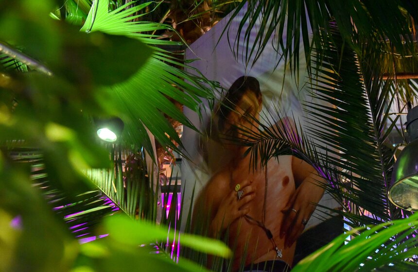 Выставка не зря называется "Ускользающая красота", ведь авторы в своих экспозициях старались передать едва заметные движения