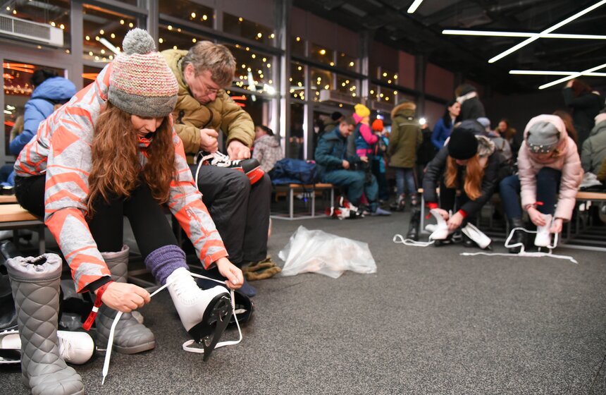 Среди закупленных коньков есть необычные – часть женских пар оснащена подсветкой