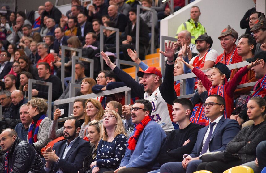 Хотя ни одна из команд долгое не могла решительно вырваться вперед, матч запомнился любителям спорта множеством ярких эпизодов