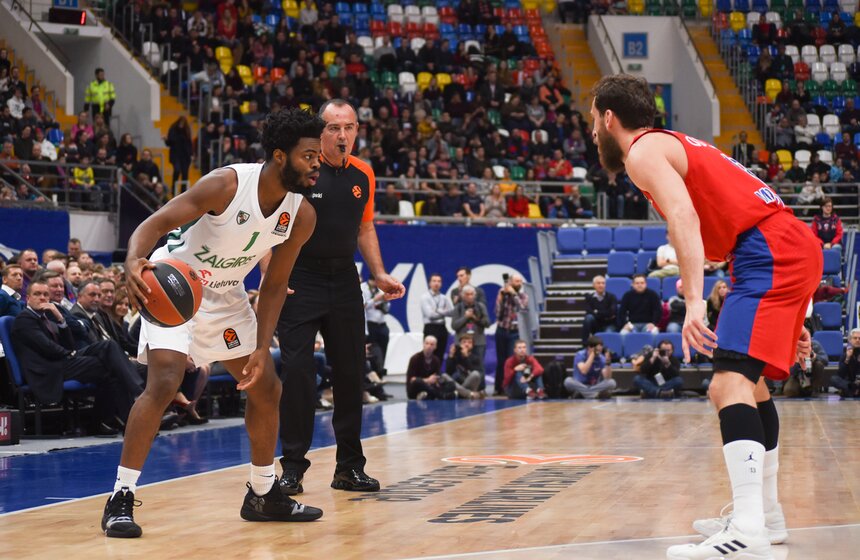 Перед матчем главной новостью у ЦСКА стало получение российского гражданства Джоэлом Боломбоем. Получив паспорт РФ, новобранец команды смог дебютировать за клуб в официальных встречах