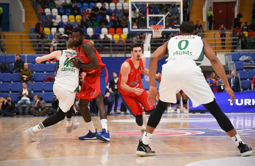 Не меньше эмоций в "Мегаспорте" вызвал момент, когда Вестерманн попал в кольцо едва ли не с центра площадки, а также аллей-уп Хантера