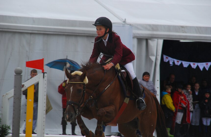 На "Спасской башне" прошли детские соревнования по конкуру 2 фото