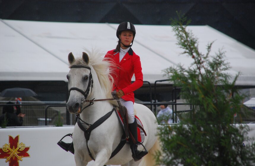 На "Спасской башне" прошли детские соревнования по конкуру 4 фото
