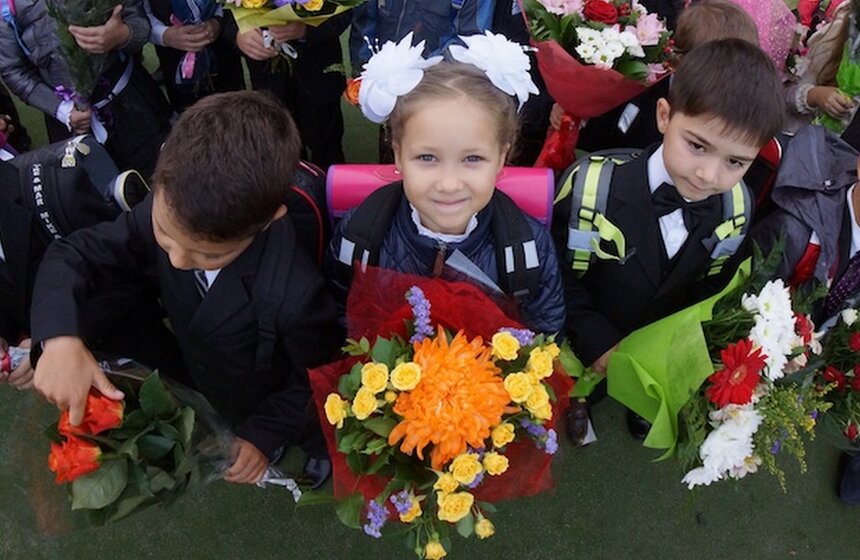 90 тысяч первоклассников сегодня услышали свой первый звонок 3 фото