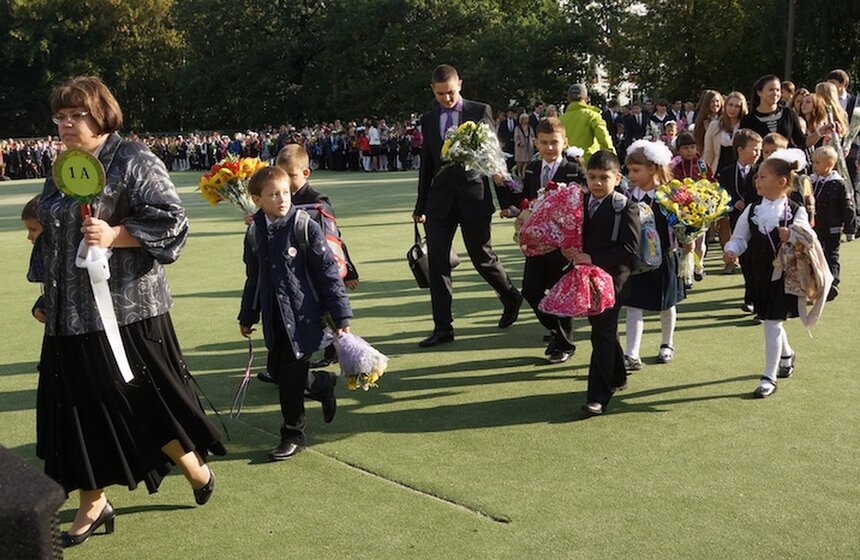 90 тысяч первоклассников сегодня услышали свой первый звонок 12 фото