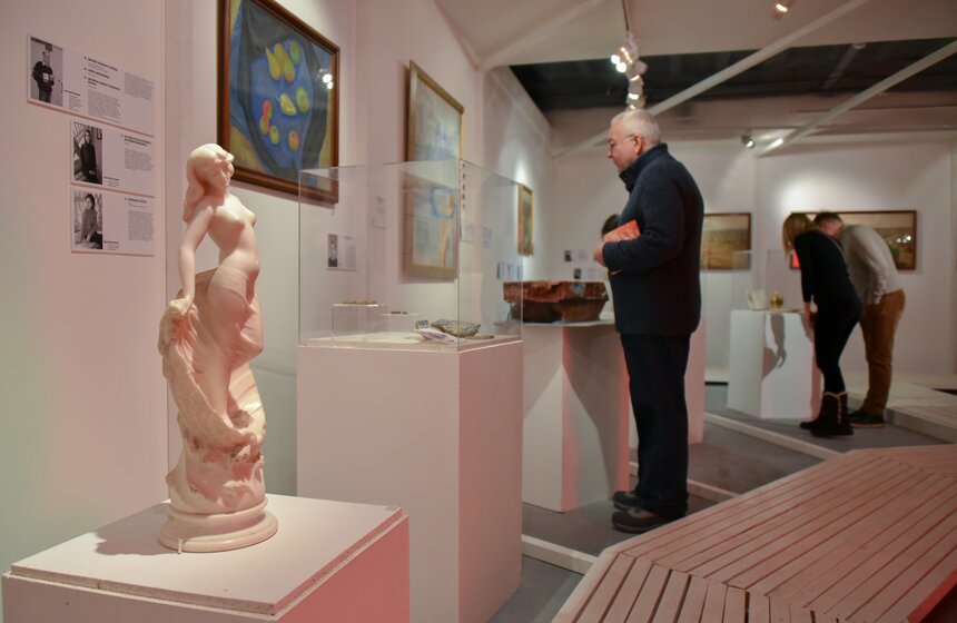 С помощью экспонатов можно познакомиться с работниками музея