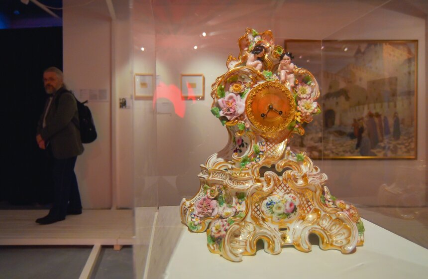 На выставке можно найти экспонаты разных времен